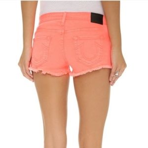 TRUE RELIGION 28 Colored Joey Cut Off Shorts